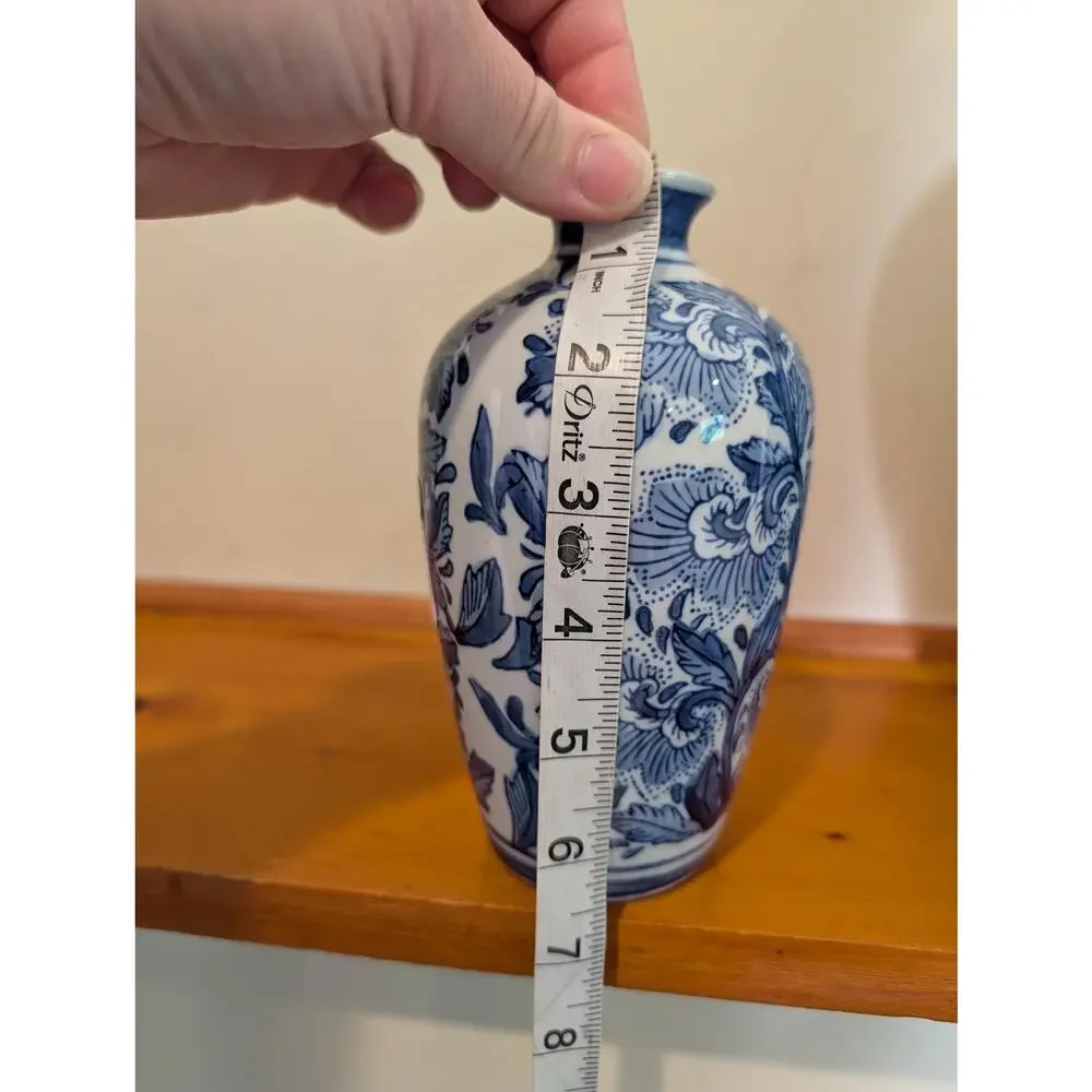 Vintage Blue White Chinese Porcelain Vase Hand Painted Floral Scroll 6